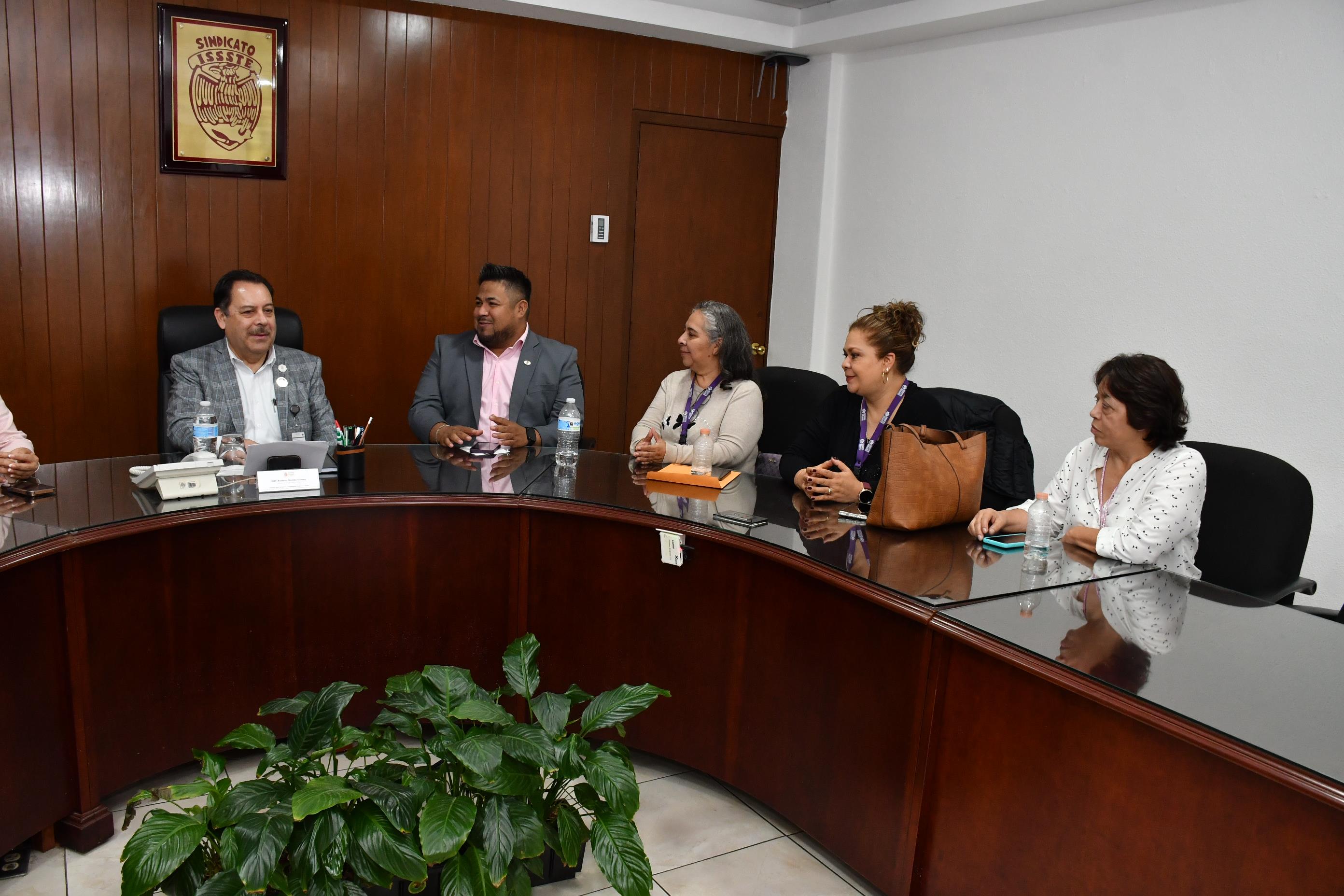  Reunión con compañeras y compañeros del HG "José Ma. Morelos y Pavón"